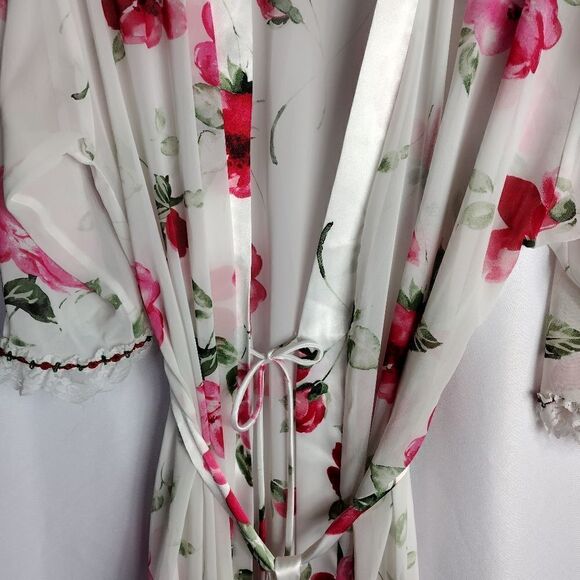 Private Luxuries robe  - Picture 4 of 7